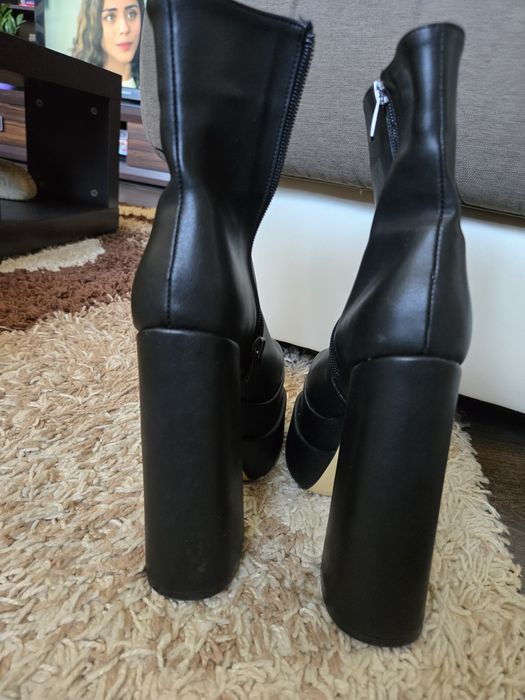 Боти високи супер актуални