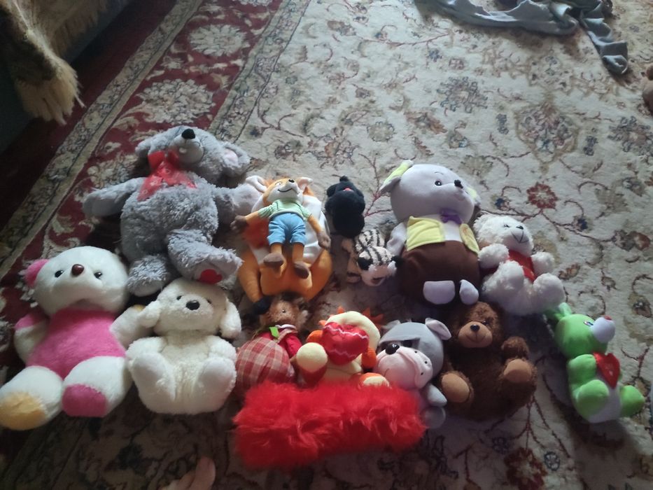 Отдам вещи и игрушки