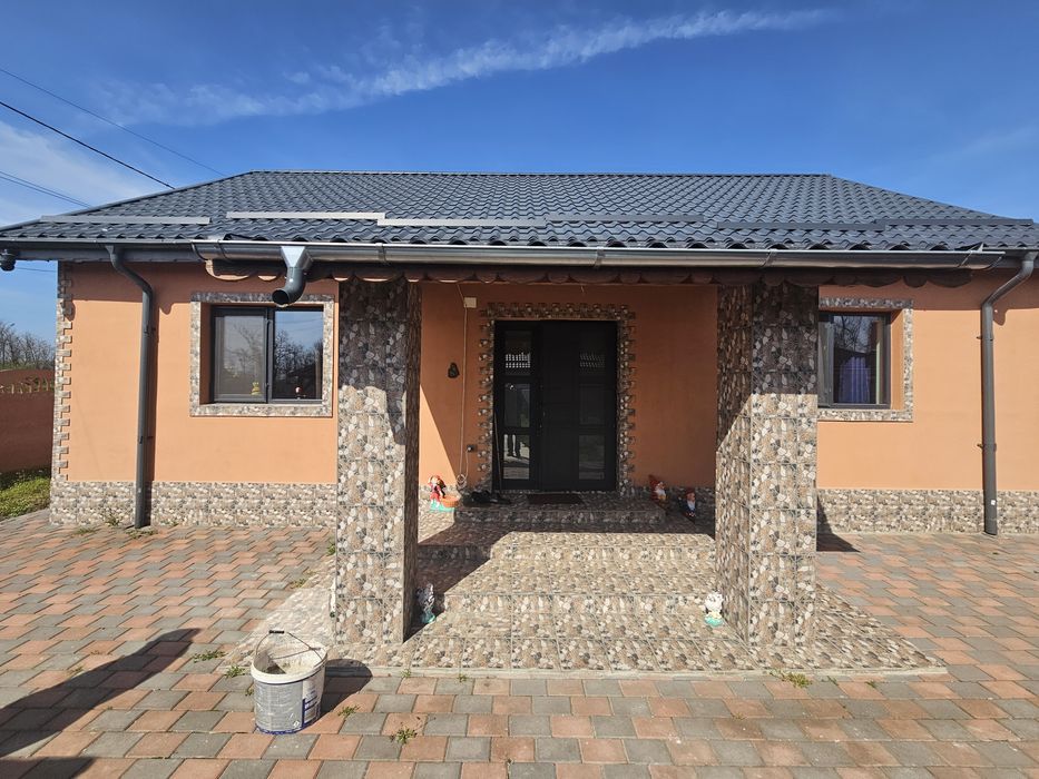 Casa noua de vanzare