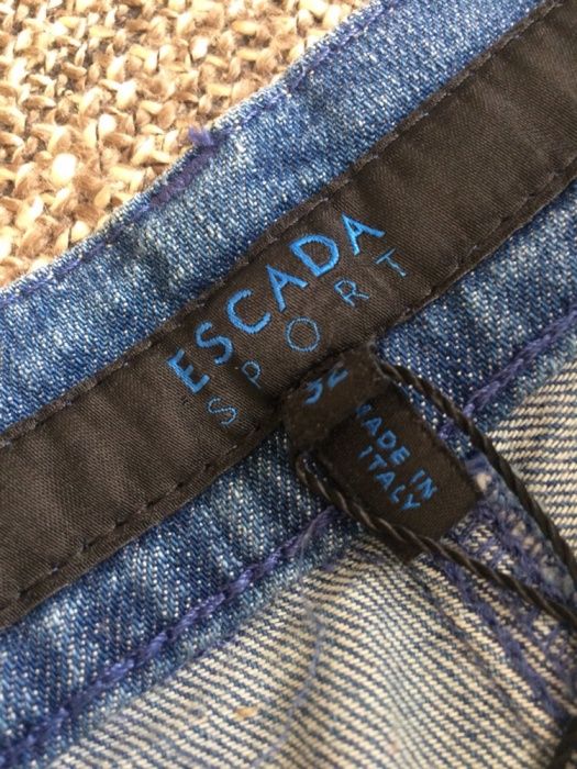 Продам джинсы ESCADA