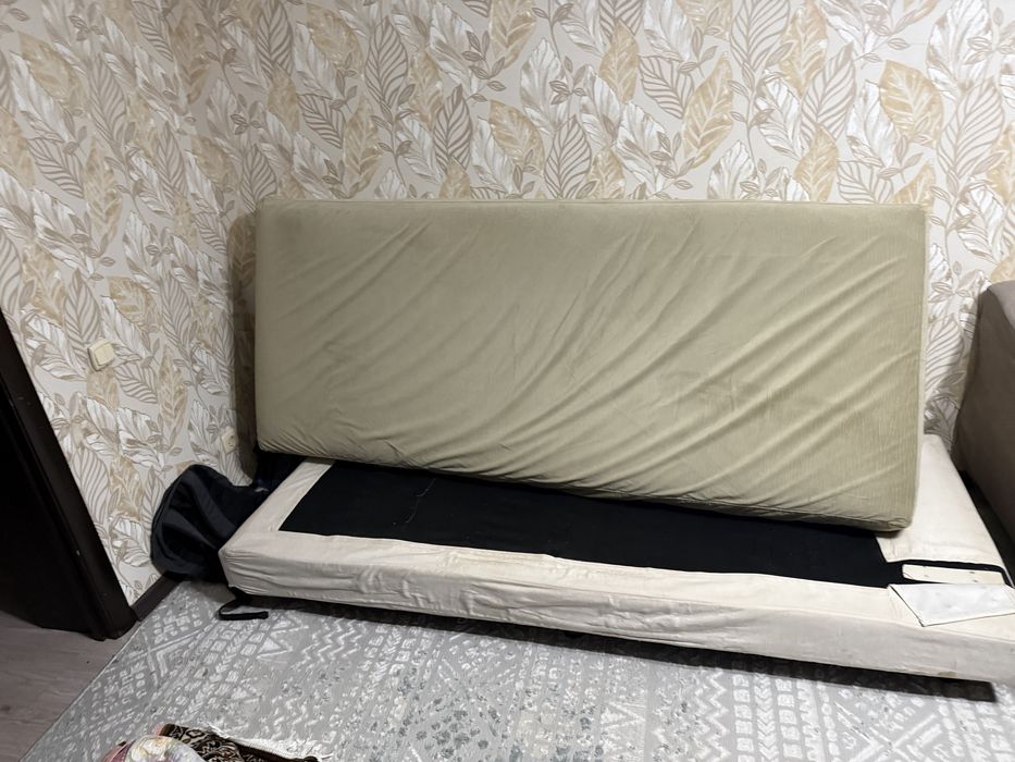 диван для дома либо для помещение