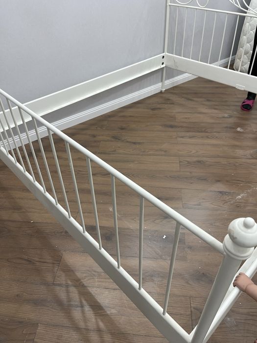 продам кровать (двуспальная )