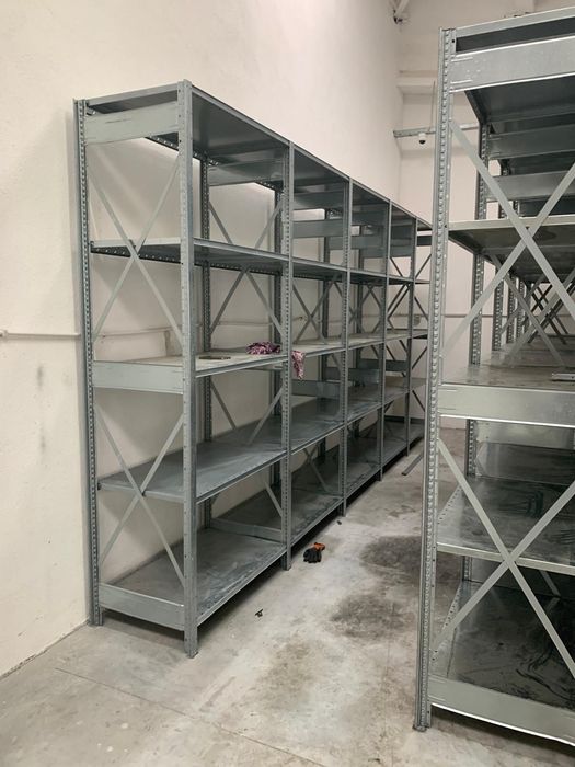 Rafturi metalice pentru depozitare manuala și arhiva