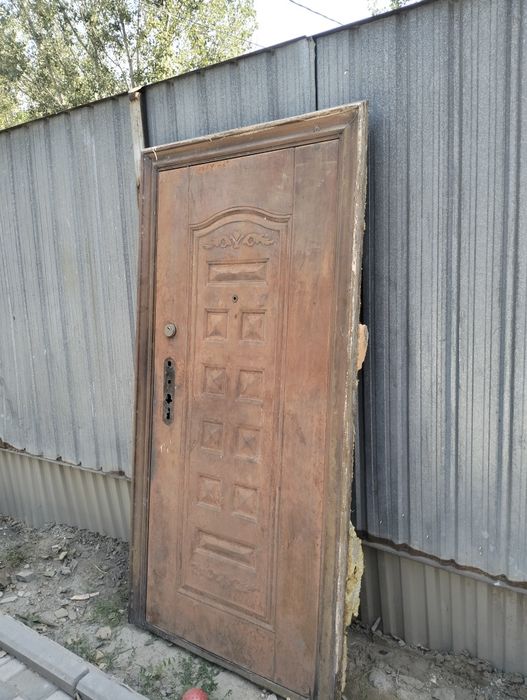 Есік сатылады 205 .95.