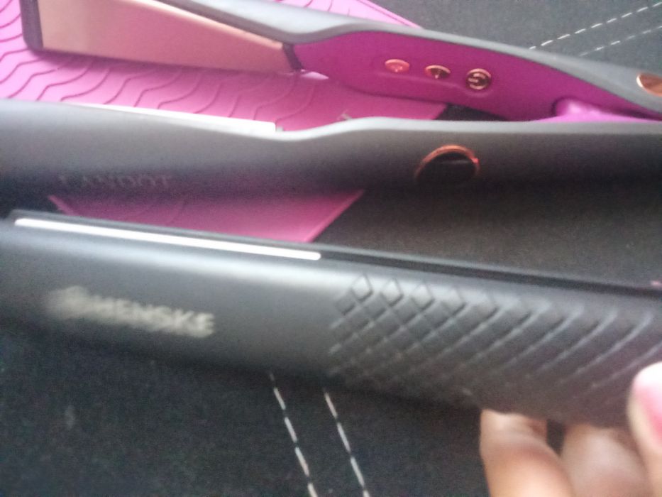 2 преси за коса едната е с опция за извиване на косата като къдрене