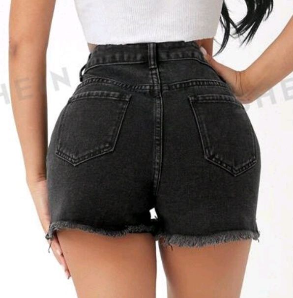 Чисто нови къси панталони SHEIN