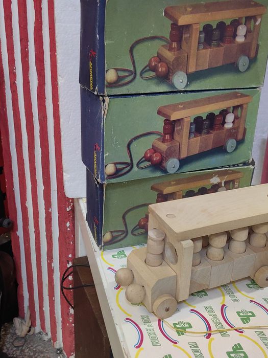 Стари дървени играчки - чисто нови