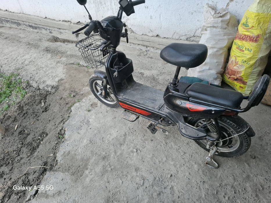 Skuter  tez va arzon sotiladi