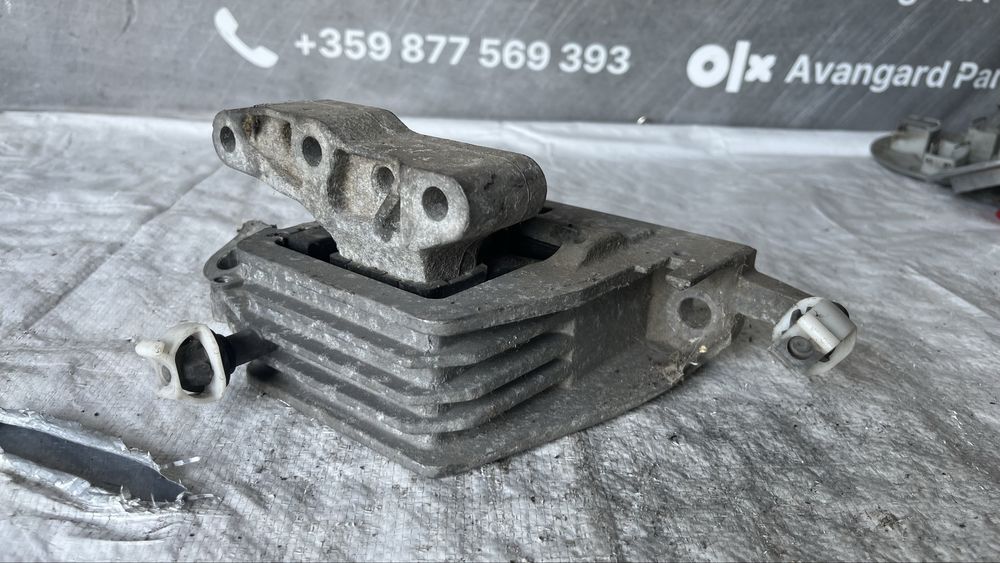 Mini Cooper Countryman F60 2018- лапа двигател