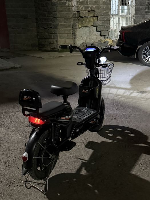 Продаю электроскутер SUP