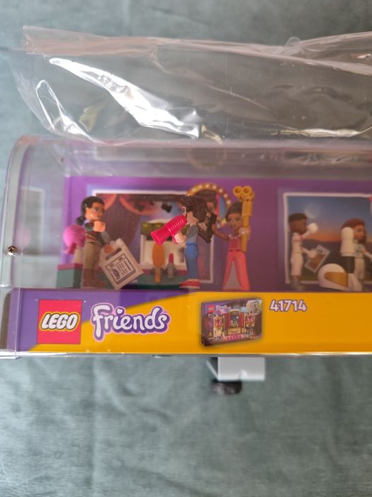 Продавам лего ...