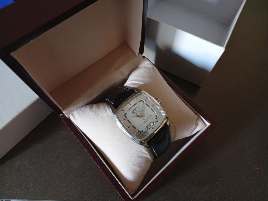 Наручные мужские часы