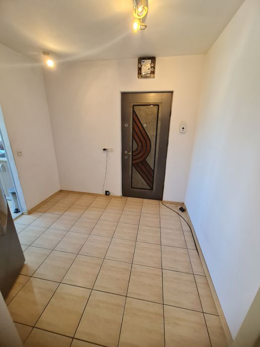 Vind 3camere micro16 etaj 4