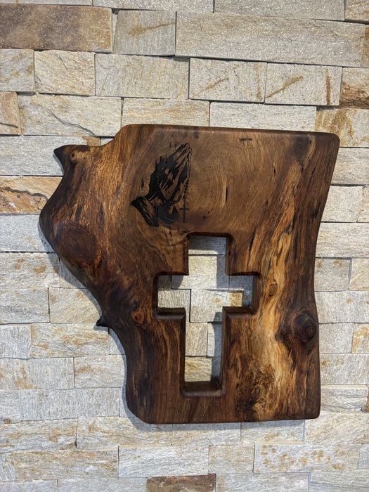 Дървен кръст от орех