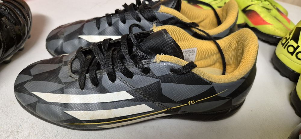 Бутонки за футбол