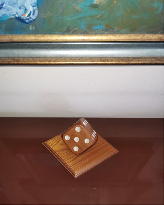 Фигура дървена ЗАРЧЕ масив орех кафява голяма дървена скулптура декор