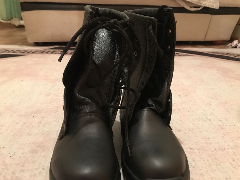 Продам Берцы летние 42 размер новые