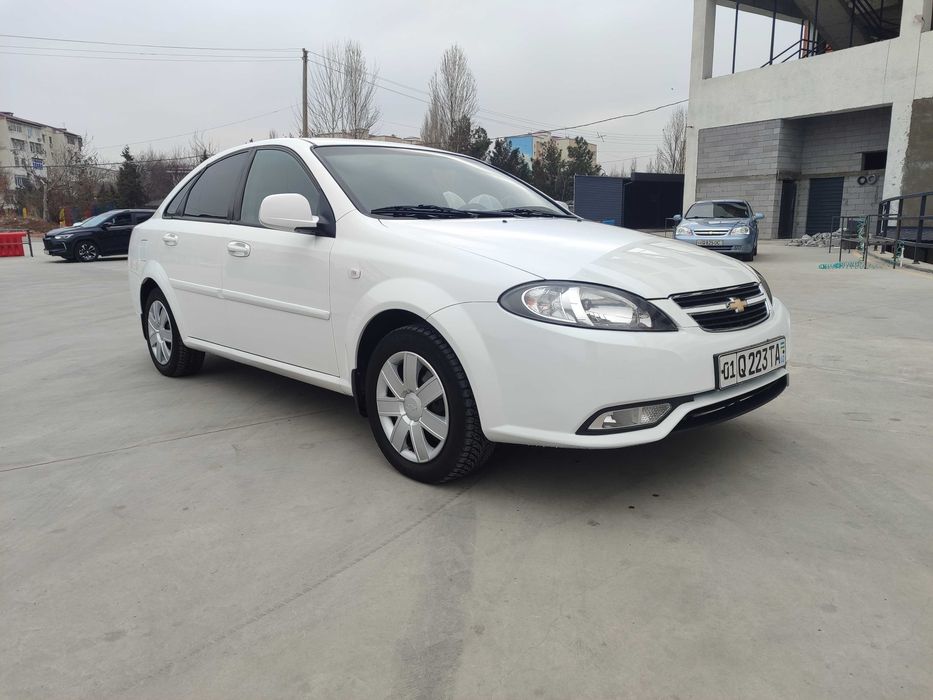 Lacetti Gentra .