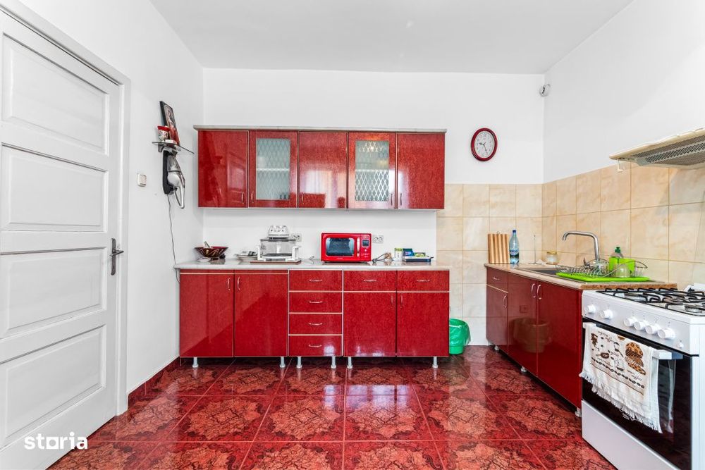 Vila tip bloc 12 camere, 2 garaje 2 boxe zona Tomis 1 Flamanda