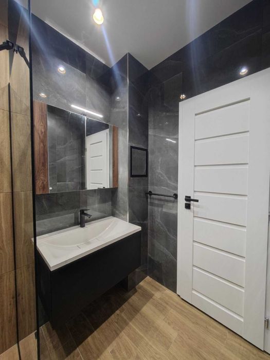 Дава се под наем Тристаен апартамент в София, Център - 1000 кв.м за 1275 € - Снимка #14