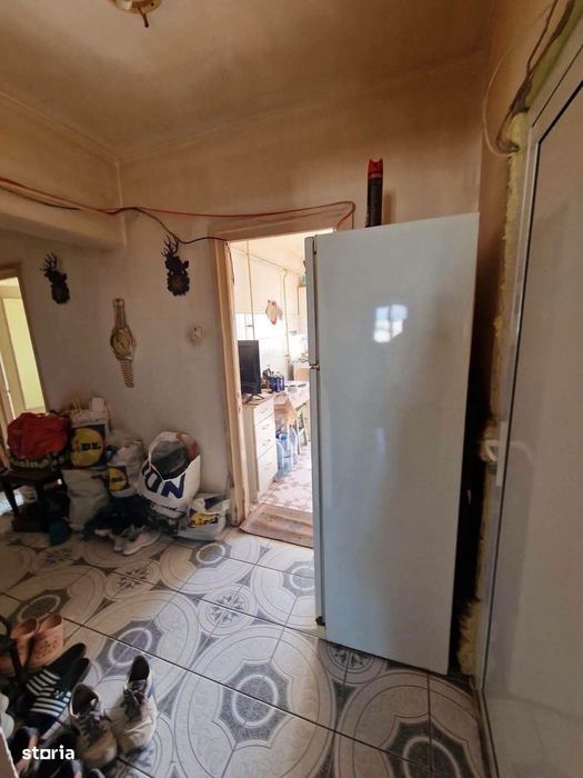 De vanzare apartament cu 4 camere decomandat, balcon, 2 bai , boxa