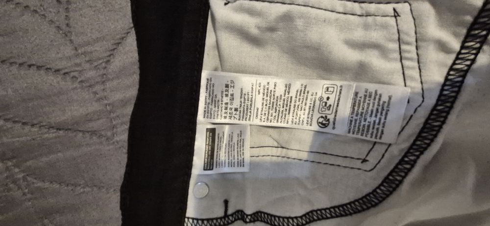 Blugi Levi Strauss Levis absolut originali