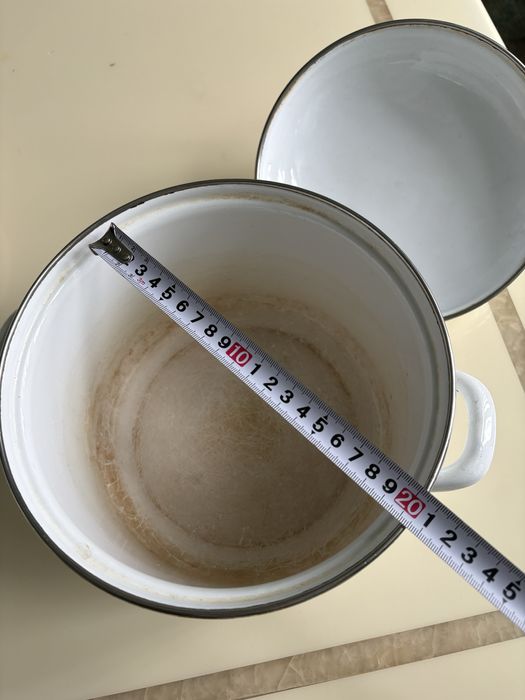 Кастрюли эмалированные б/у