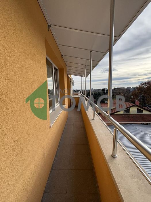 Топъл и просторен тристаен апартамент в кв. Самара 3