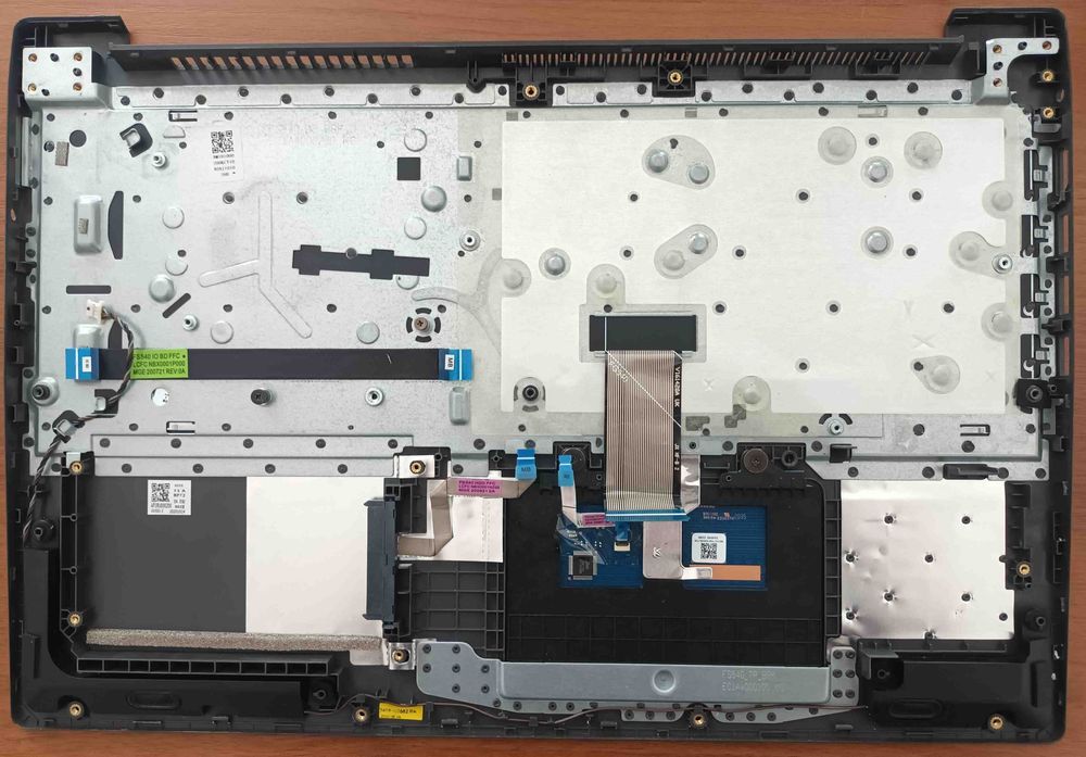LCD, капаци, панти, клавиатура, зарядно и батерия за лаптоп Lenovo-V15-ADA