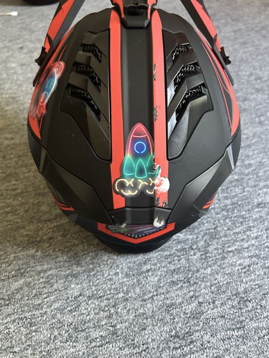 Vand casca enduro
