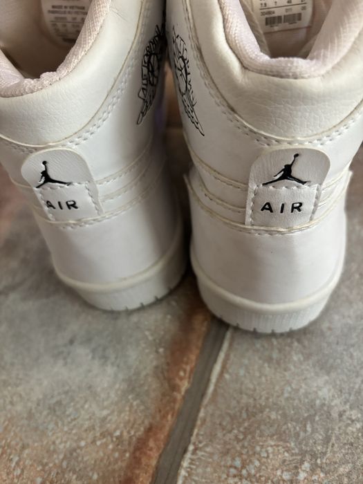 Продавам мъжки обувки в отлично състояние,