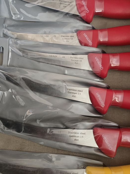 Cuțite de bucatrie, material Inox, noi, cu husa de protectie