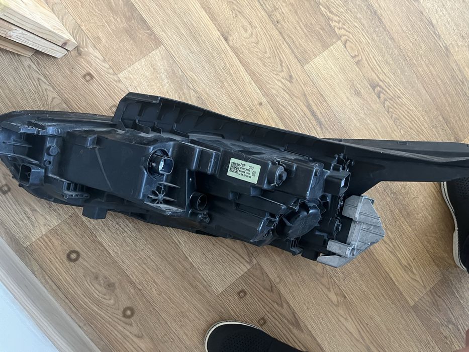 Продам фару ( правую ) Kia K5