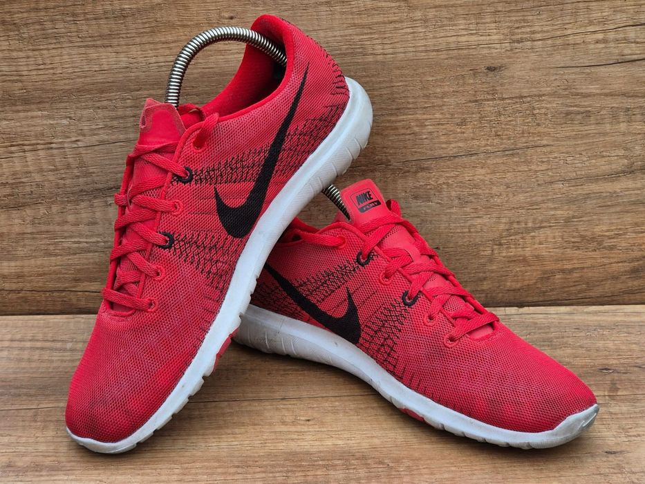 маратонки Nike  номер 44