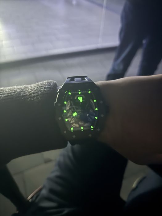 Tsar Bomba часы.