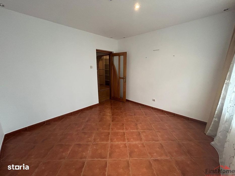 Apartament cu 2 camere de vanzare, zona centrala (Capela)