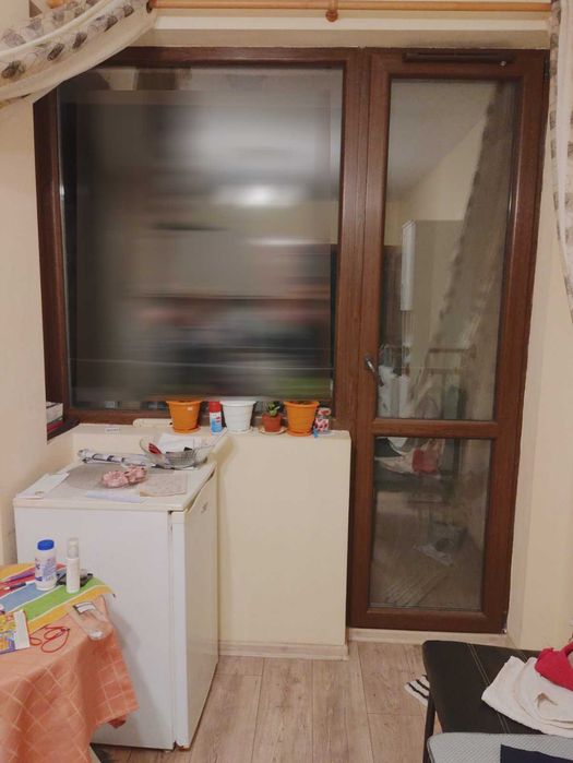 Вратопрозорец, PVC дограма REHAU, 5 камерна, цвят RAL орех = 3 броя