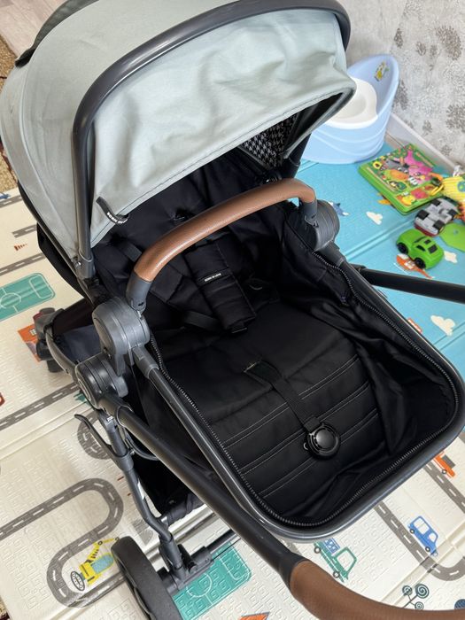 Продам коляску 2в1