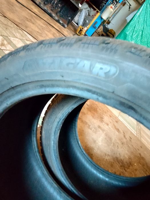 Продам шины две штуки