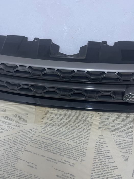 Grilă centrală Range Discovery Sport L550 2013-2020 cod FK728A100AE