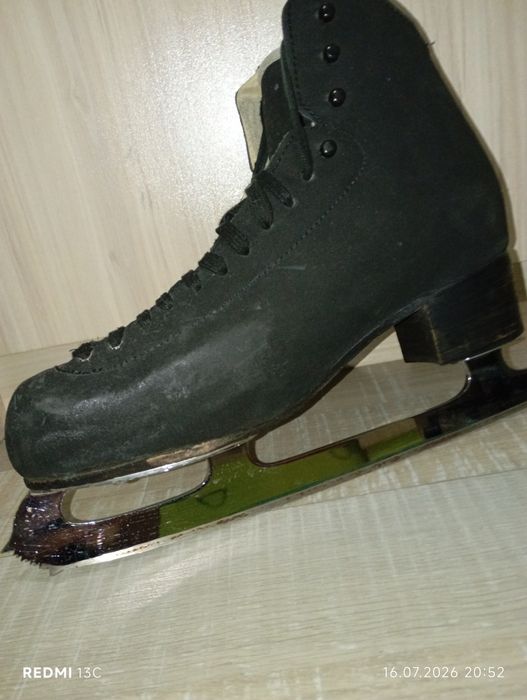 Продавам запазени кънки
