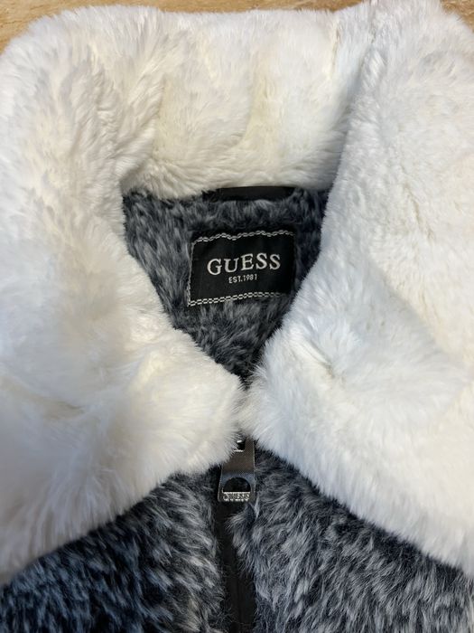 Дамско яке Guess