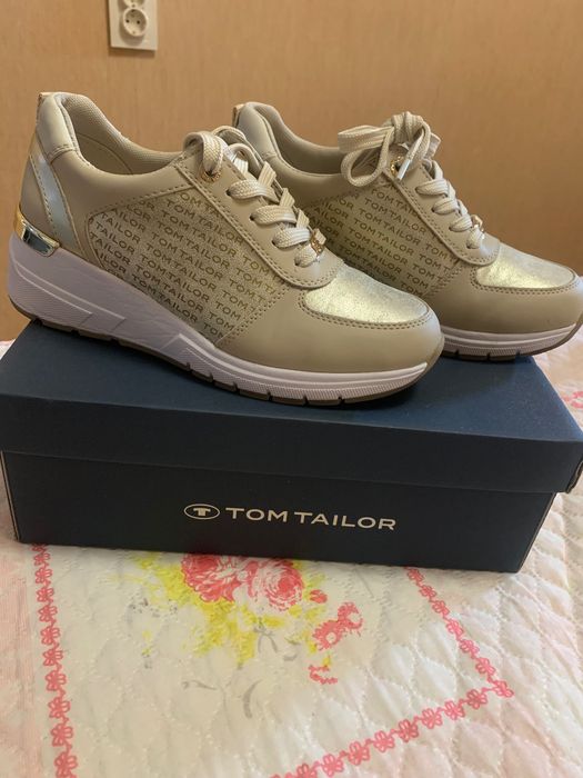Нови Сникърси Tom Taylor