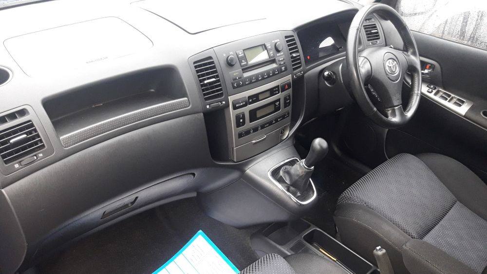 тойота корола версо .Toyota Corolla verso D4D diesel .само на части