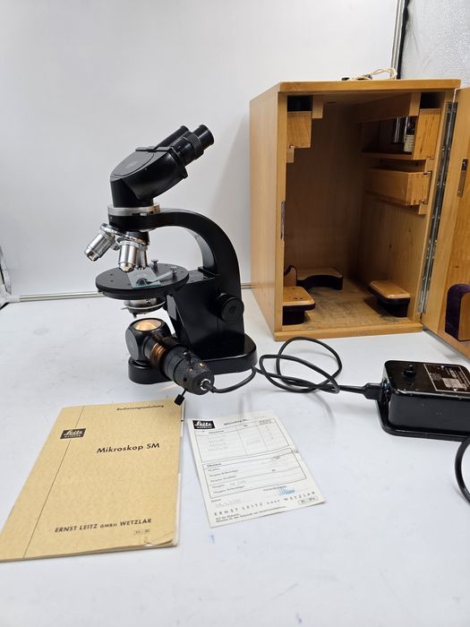 Microscop leitz, Leica