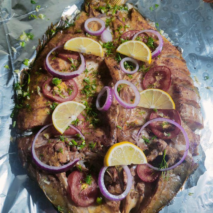 Жареная риба форель сазан сом кф доставка есть