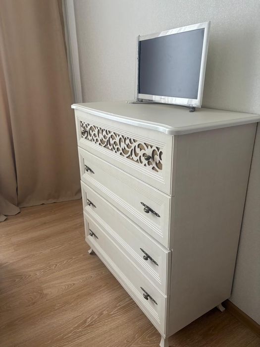 Продам тахту и комод