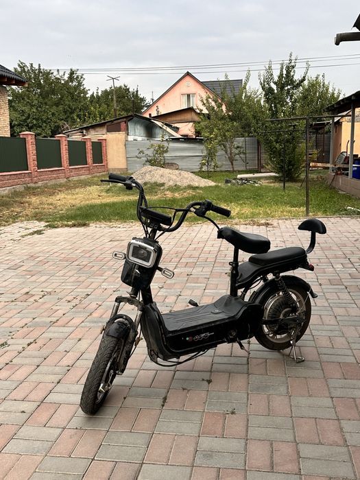 Электроскутер AET