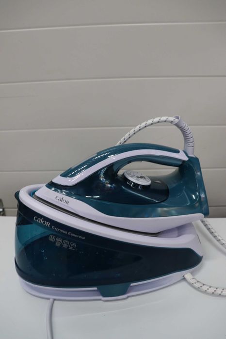 Парна станция за гладене Calor Express Essential, 2200W, парогенератор