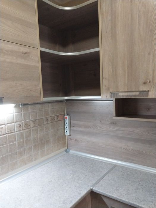 Шкаф - купе встроенный для лоджии 2 м.